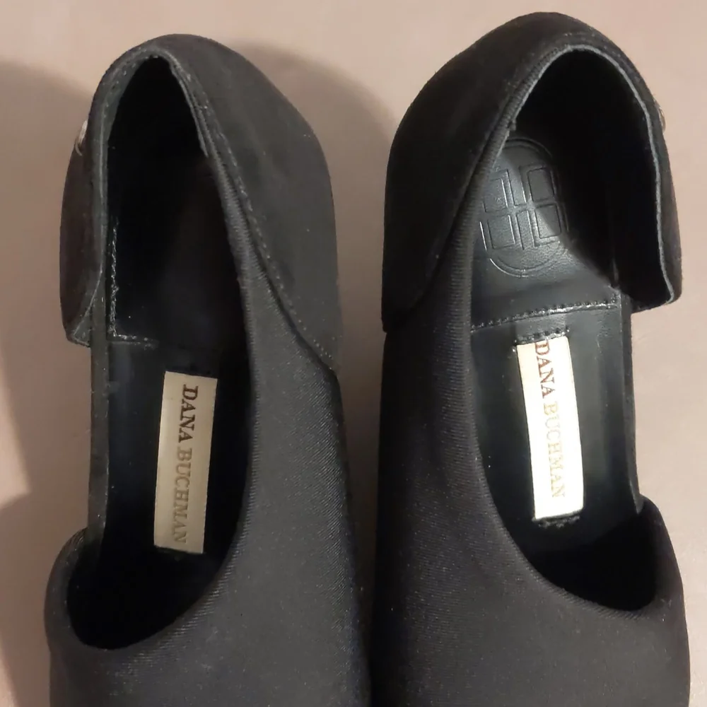 Dana Buchman Pira Black Wedge Heel 6 Med Open Toe Woman Shoes